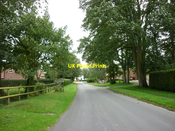 Photo 6"x4" The sign for Worlaby Village Worlaby\/TA0113 c2010