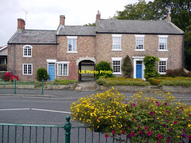 Photo 6"x4" Former farmhouse and cottage, Main Street, Ponteland Ponteland c2010