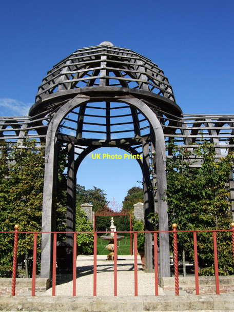 Photo 6"x4" Gate in Earls Garden Arundel c2010