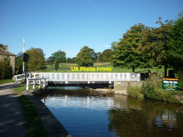 Photo 6"x4" Walking along the Leeds to Liverpool Canal #280 Junction c2010