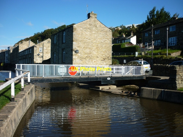 Photo 6"x4" Walking along the Leeds to Liverpool Canal #289 Farnhill c2010