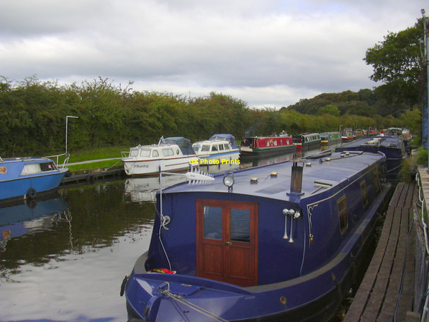 Photo 6"x4" Leeds-Liverpool Canal, Wheelton, Lancashire Johnson's Hillock c2010