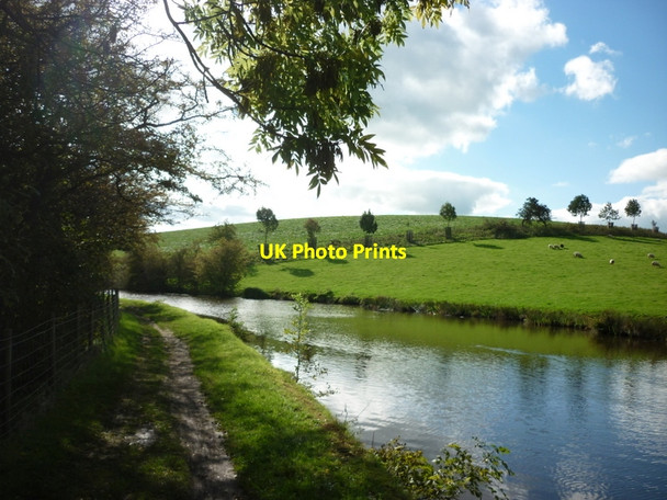 Photo 6"x4" Walking along the Leeds to Liverpool Canal #475 East Marton c2010