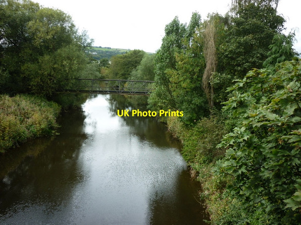 Photo 6"x4" River Aire from Bradford Road Bridge Keighley c2010