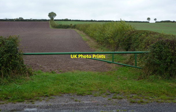 Photo 6"x4" Field entrance by the lane west of Egmanton Egmanton c2010