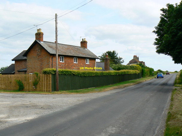 Photo 6"x4" Road to Barbury Castle, Swindon Overtown\/SU1579 c2010