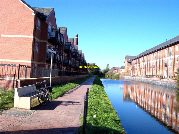 Photo 6"x4" New housing on the Leeds Liverpool Leigh Branch Canal Leigh\/SD6500 c2010