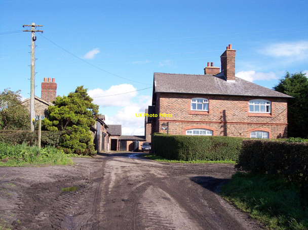 Photo 6"x4" Higher End Farm Skelmersdale c2010