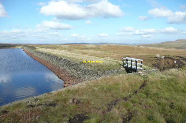 Photo 6"x4" The dam of Swellands Reservoir, Marsden Netherley\/SE0410 c2010