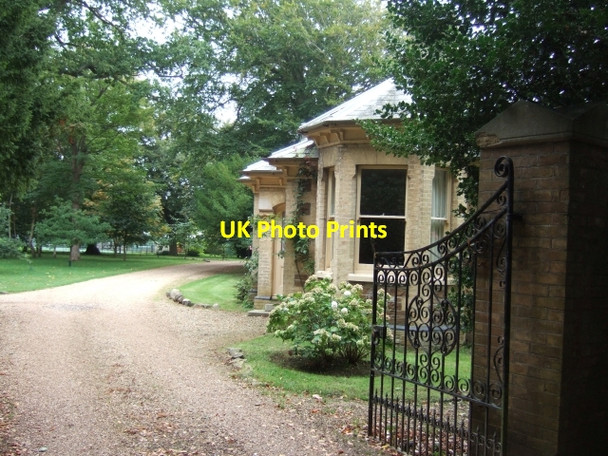 Photo 6"x4" Gate and gatehouse to Tyne Hall, Bembridge Bembridge c2010