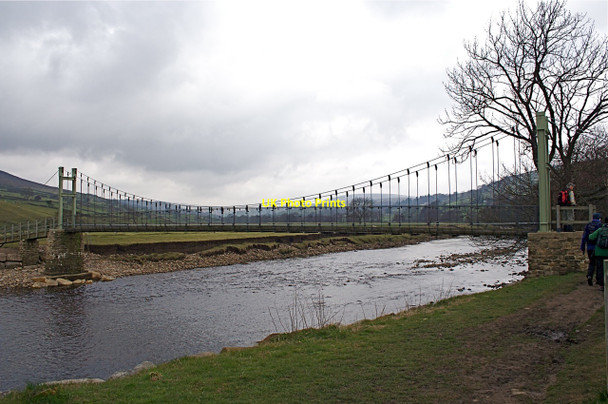 Photo 6"x4" Reeth Suspension Bridge Grinton c2008