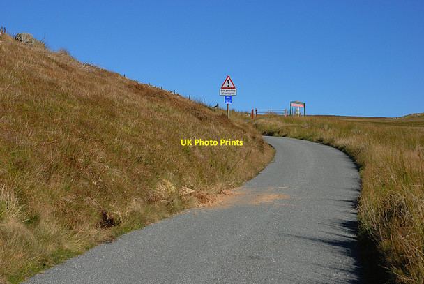 Photo 6"x4" Mountain road approaching cattle grid Ffridd D\u00f4l-y-moch c2010