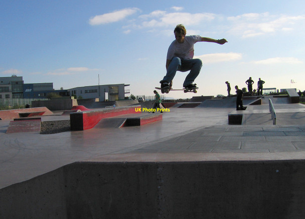 Photo 6"x4" Skateboard park. Cardiff Bay Penarth\/ST1871 c2010