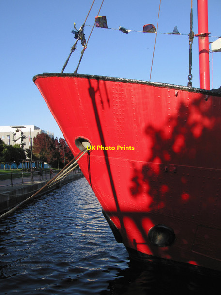Photo 6"x4" Bow of Lightship 2000 at Roath Basin Cardiff\/Caerdydd c2010