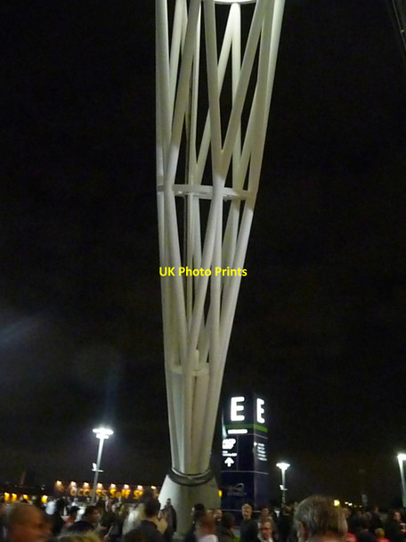 Photo 6"x4" London : Wembley - Stadium Arch Wembley c2010