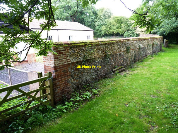 Photo 6"x4" Old brick wall Barnham Broom c2010