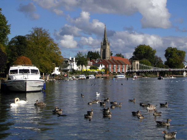 Photo 6"x4" Marlow riverside Marlow\/SU8586 c2010
