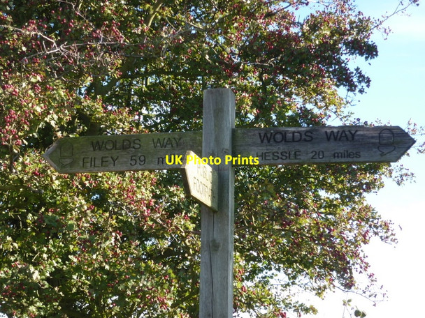 Photo 6"x4" The finger post at Gare Gate Sancton c2010