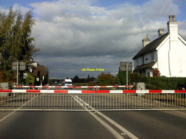Photo 6"x4" The level crossing at Sudbury, Derbyshire Aston\/SK1631 c2010
