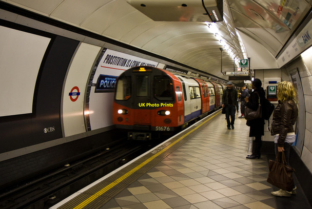 Photo 6"x4" Bank Station London c2010