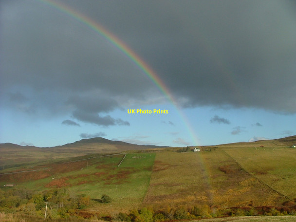 Photo 6"x4" Rainbow in Glen Uig Uig\/NG3963 c2010