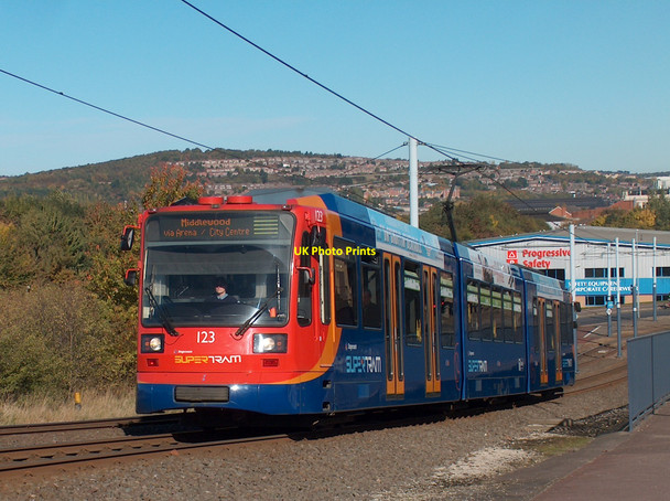 Photo 6"x4" Supertram travelling parallel to Woodbourn Road, Sheffield 9 Sheffield\/SK3587 c2010