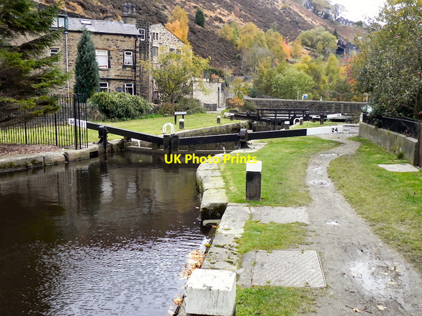 Photo 6"x4" Rochdale Canal. Gauxholme Highest Lock Todmorden c2010