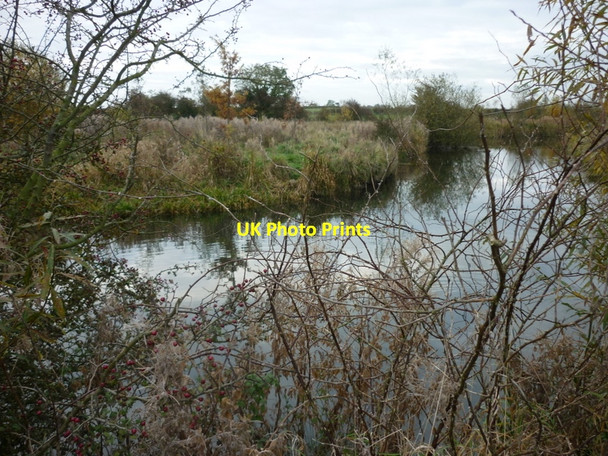 Photo 6"x4" The River Hull from the Driffield canal Driffield\/TA0258 c2010