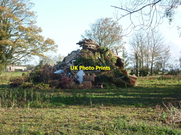 Photo 6"x4" Getting ready for bonfire night at Church Farm, Skerne Skerne c2010
