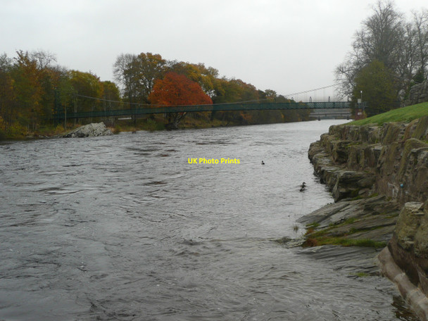 Photo 6"x4" The River Tummel Pitlochry c2010