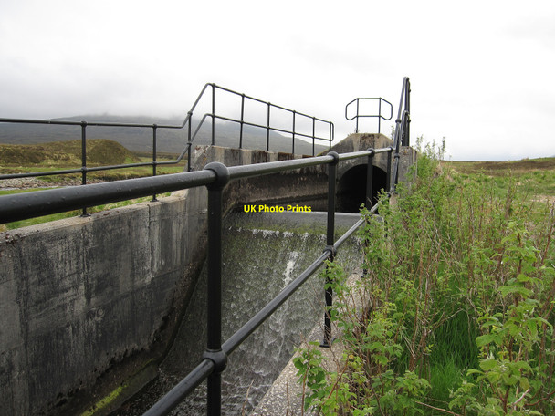 Photo 6"x4" Aqueduct from Loch Droma Abhainn an Torrain Duibh c2010