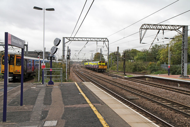 Photo 6"x4" Arriving and Departing Alexandra Palace Wood Green\/TQ3090 c2010