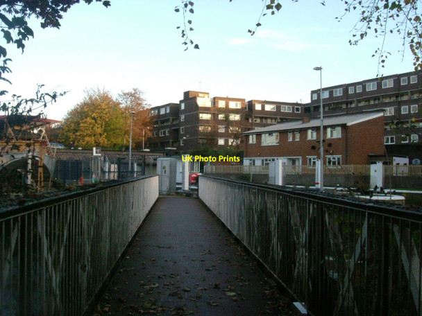 Photo 6"x4" Footbridge from 'Johnson's Island', Brentford Brentford c2007
