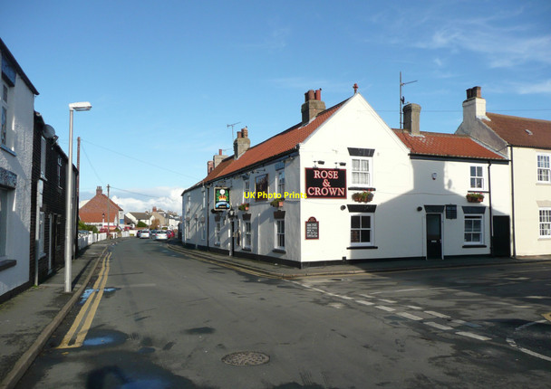 Photo 6"x4" High Street and the Rose and Crown, Flamborough Flamborough c2010