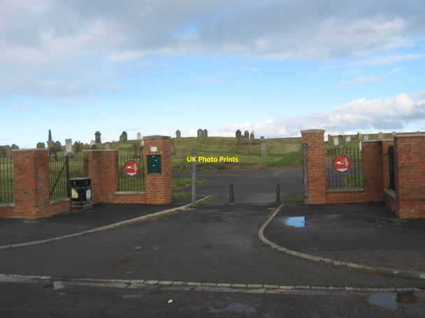 Photo 6"x4" Entrance to Spion Kop Cemetery Hartlepool Hartlepool c2010
