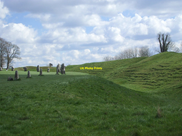 Photo 6"x4" Avebury, Wiltshire Avebury\/SU1069 c2008
