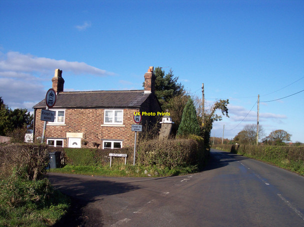 Photo 6"x4" Cottage on Outlet Lane Royal Oak\/SD4103 c2010