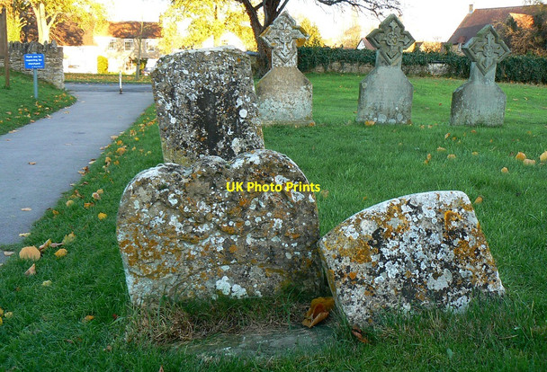 Photo 6"x4" Grave of a gipsy child, Church of St Denys, Stanford in The Vale Stanford in the Vale c2010