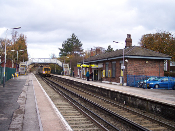 Photo 6"x4" Town Green railway station Town Green\/SD4005 c2010