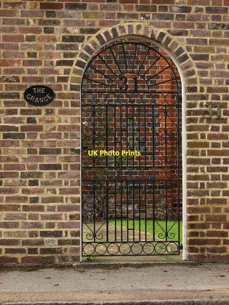 Photo 6"x4" The Grange Graveley\/TL2327 c2010