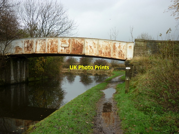 Photo 6"x4" Bridge #120 on the Leeds & Liverpool canal Padiham c2010