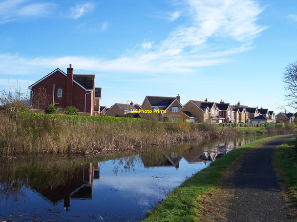 Photo 6"x4" New housing at Waddicar from Leeds liverpool Canal Kirkby\/SJ4198 c2010