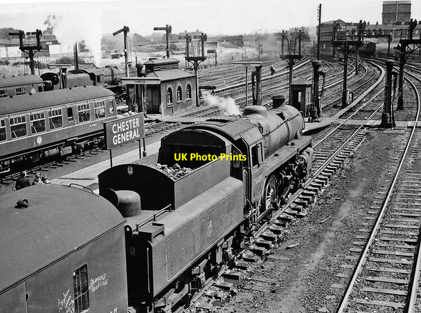 Photo 6"x4" The east end of Chester General Station on a Summer Saturday Chester c1962