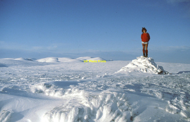 Photo 6"x4" On the cairn on the top of The Snub Clova\/NO3273 c1993