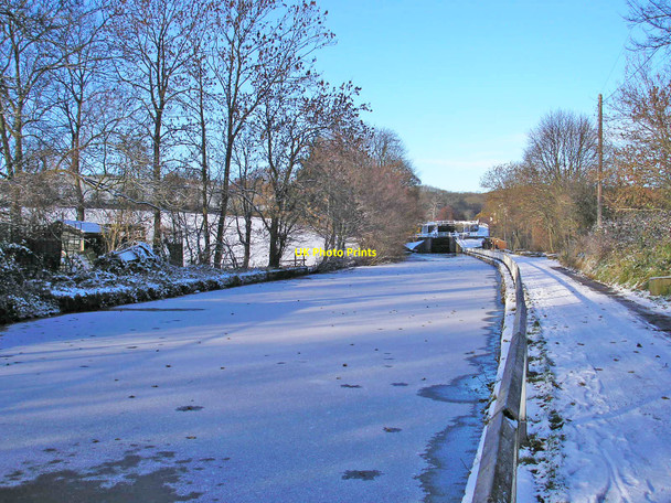 Photo 6"x4" Frozen canal Yeadon c2010