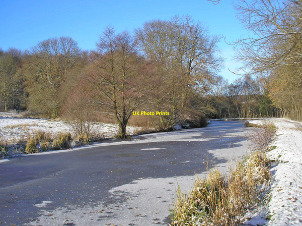 Photo 6"x4" Frozen canal Yeadon c2010
