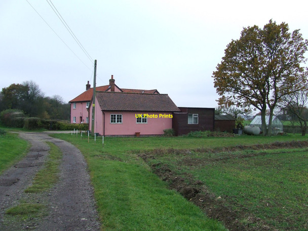 Photo 6"x4" Pink House Washmere Green c2010