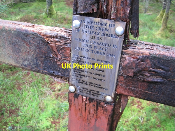 Photo 6"x4" Memorial for Crew of Crashed Halifax Bomber Glendhu Hill c2010