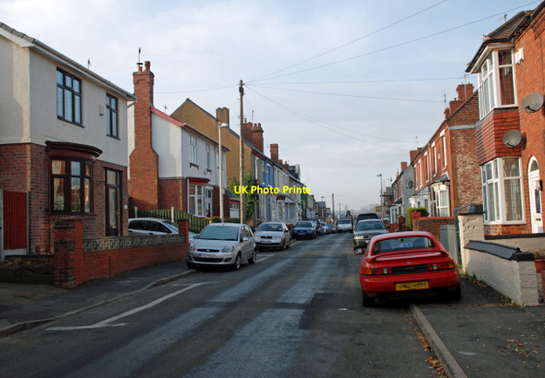 Photo 6"x4" Compton Road, Cradley Heath Brierley Hill\/SO9286 c2010