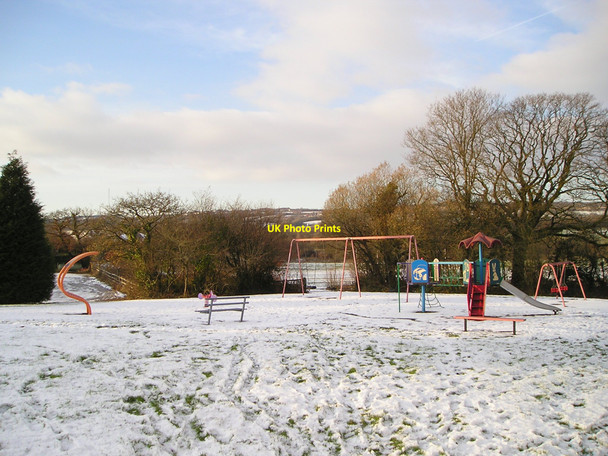 Photo 6"x4" Snowy playground Ammanford\/Rhydaman c2010